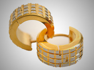 Серьга-кольцо из стали Gold с узором