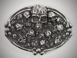 Пряжка стальная с черепами
