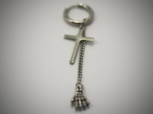 Серьга из стали с подвесками Крест с рукой
